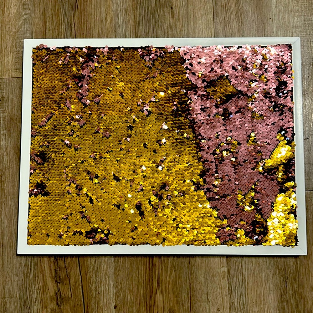 Sequin wall canvas